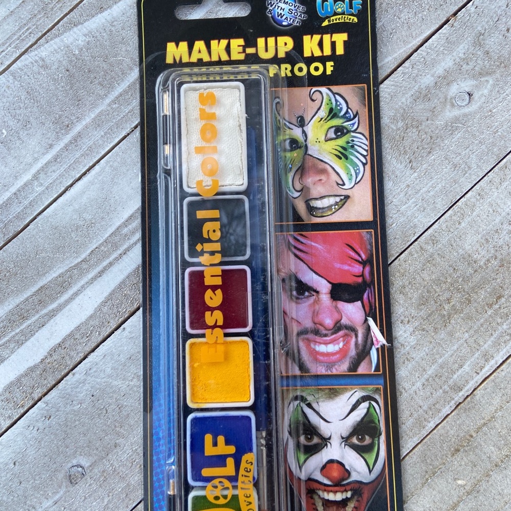 Wolf brand Face Paint Kit